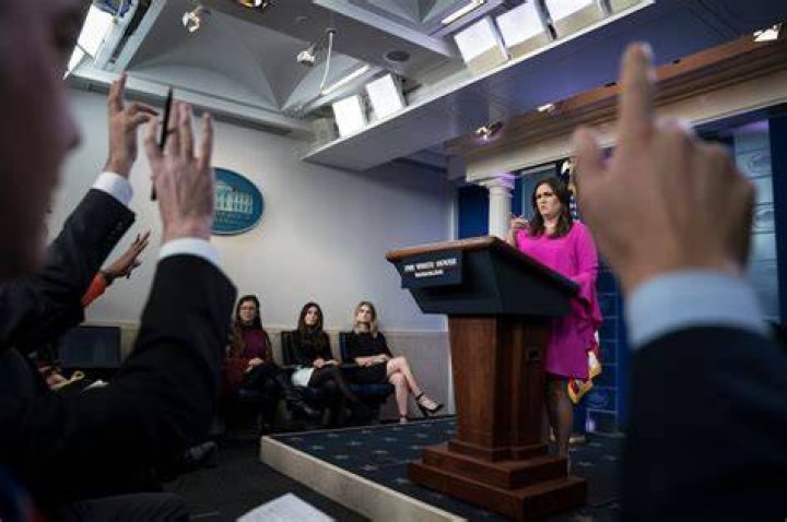 A Pulitzerwinning columnist took jabs at Sarah Huckabee Sanders’s