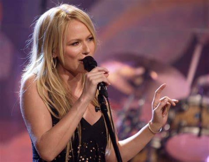 Jewel Performs Signature Hit “Hands” with Son Kase for The Masked