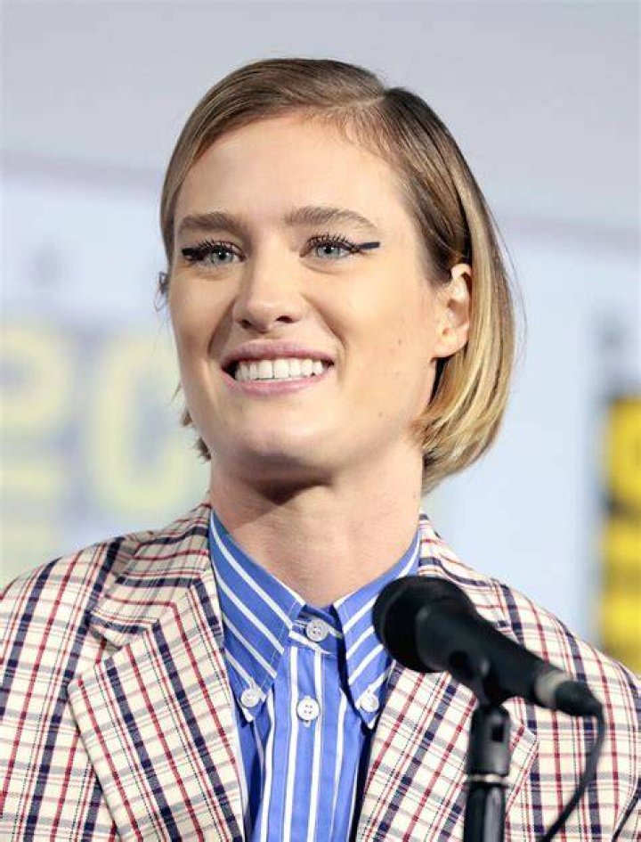 Mackenzie Davis Opens Up About How We View Female Characters The Mary Sue
